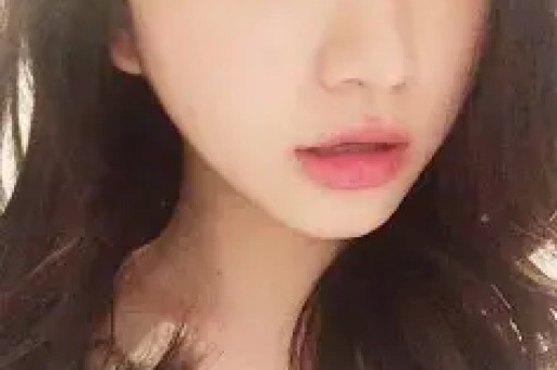 女主浮出水面！马克龙被爱妻“掌掴”线岁身姿饱满