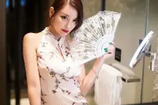 1天曝3大瓜！顶流女星签协议、约会激吻、知三当三各个炸裂