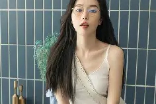 78岁秦祥林现状：前妻是谢贤初恋定居美国成富商谢贤去世没来